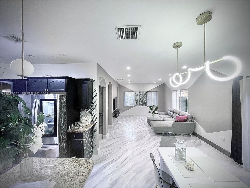 В аренду: $3,600 (3 спален, 2 ванн, 3460 Квадратных фут)