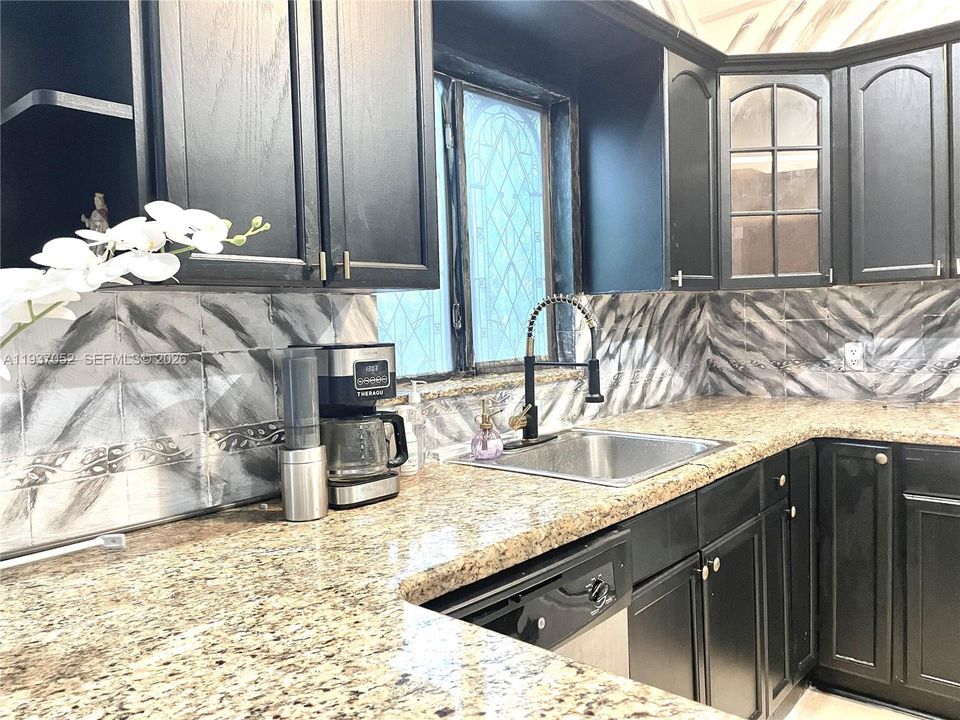 В аренду: $3,600 (3 спален, 2 ванн, 3460 Квадратных фут)