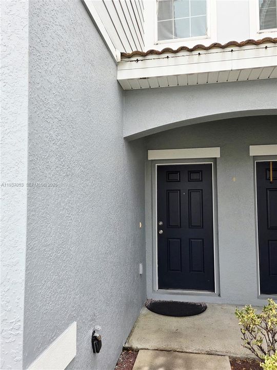 For Rent: $2,250 (3 beds, 2 baths, 1764 Square Feet)