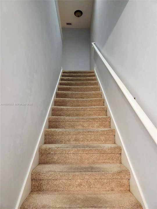 For Rent: $2,250 (3 beds, 2 baths, 1764 Square Feet)