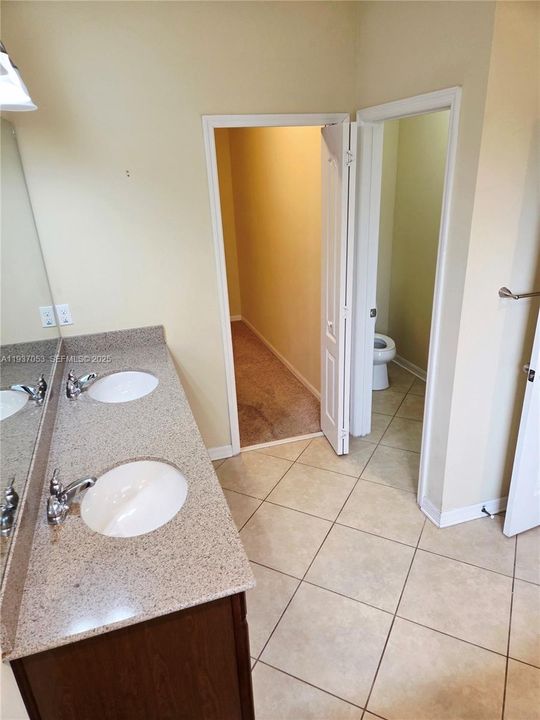 For Rent: $2,250 (3 beds, 2 baths, 1764 Square Feet)