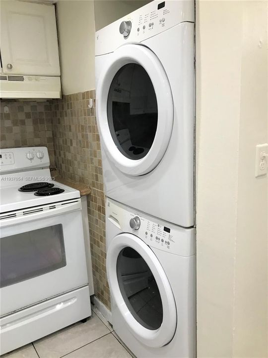 En Renta: $1,950 (2 camas, 2 baños, 960 Pies cuadrados)