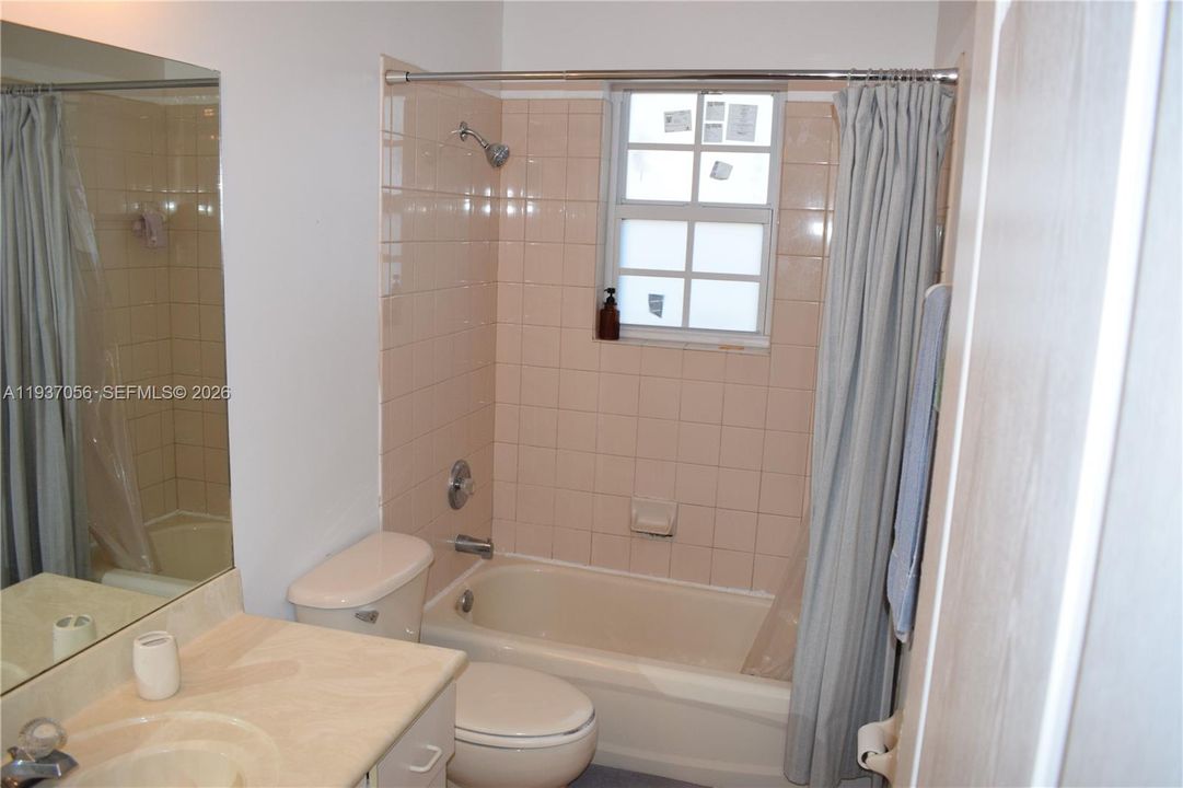 En Venta: $649,900 (4 camas, 2 baños, 2497 Pies cuadrados)