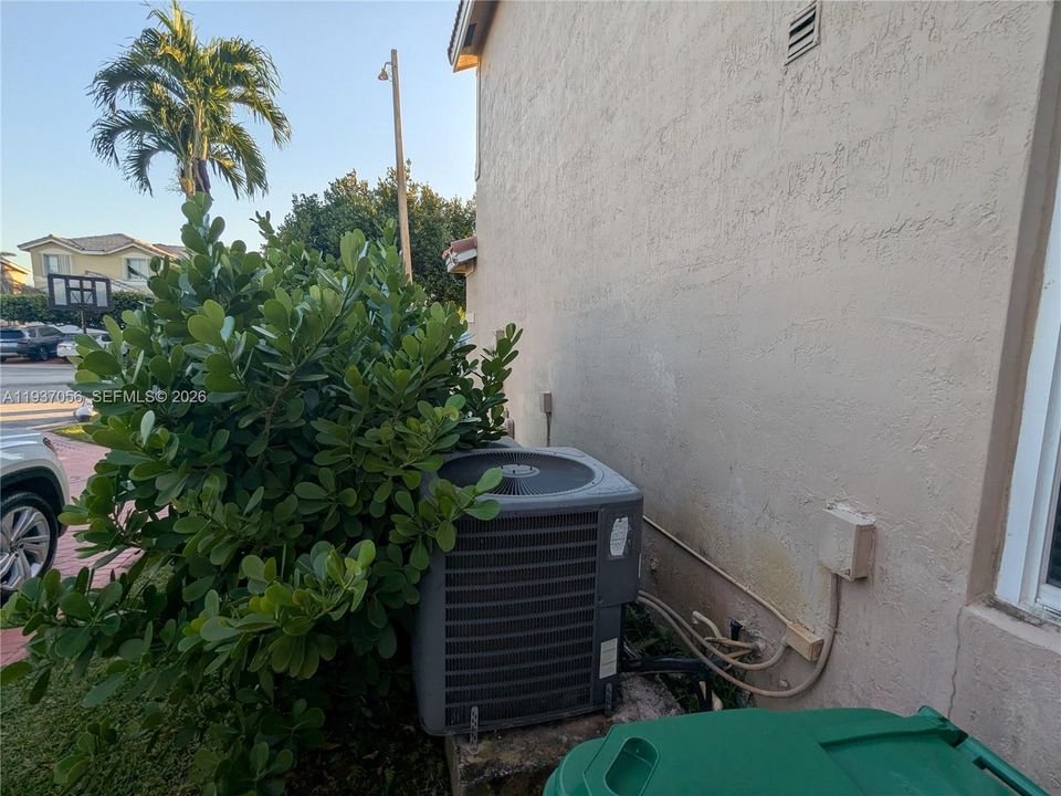 En Venta: $649,900 (4 camas, 2 baños, 2497 Pies cuadrados)