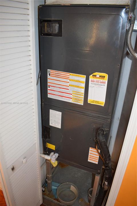 En Venta: $649,900 (4 camas, 2 baños, 2497 Pies cuadrados)