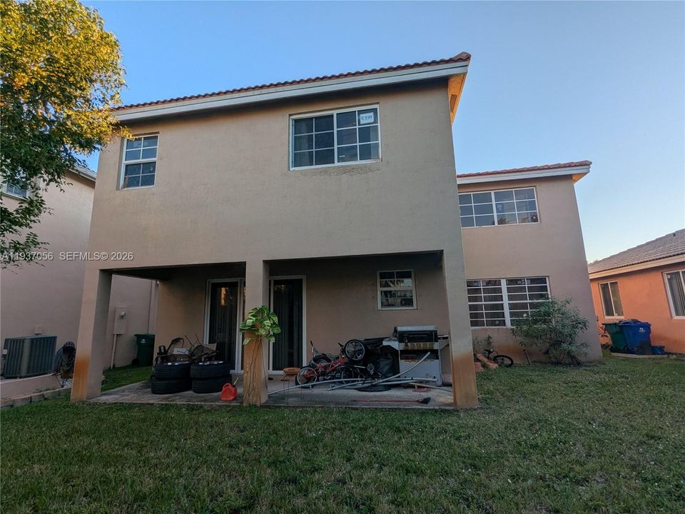 En Venta: $649,900 (4 camas, 2 baños, 2497 Pies cuadrados)