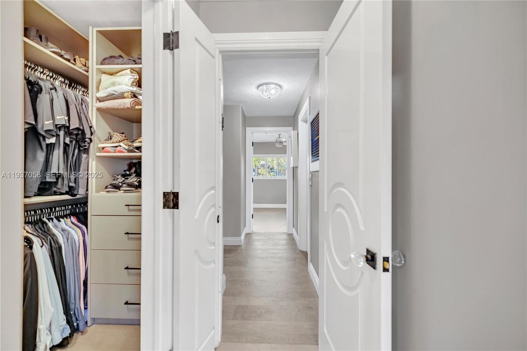 待售: $1,450,000 (4 贝兹, 3 浴室, 1944 平方英尺)