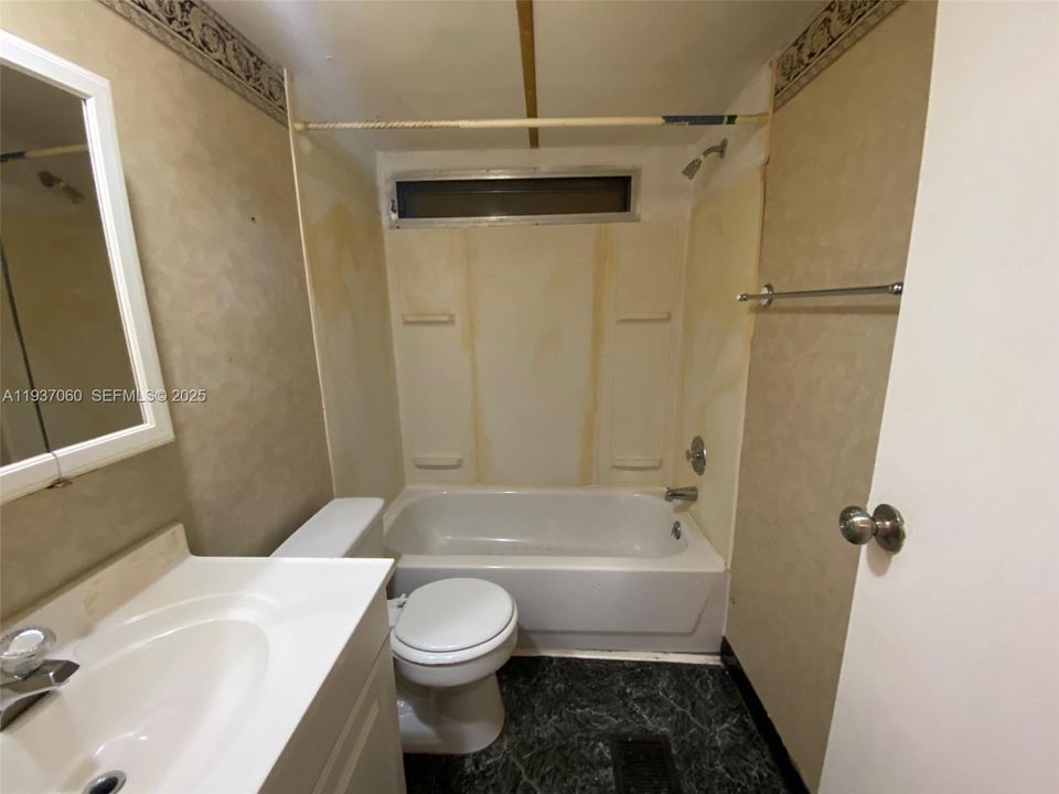 В аренду: $1,900 (2 спален, 2 ванн, 924 Квадратных фут)