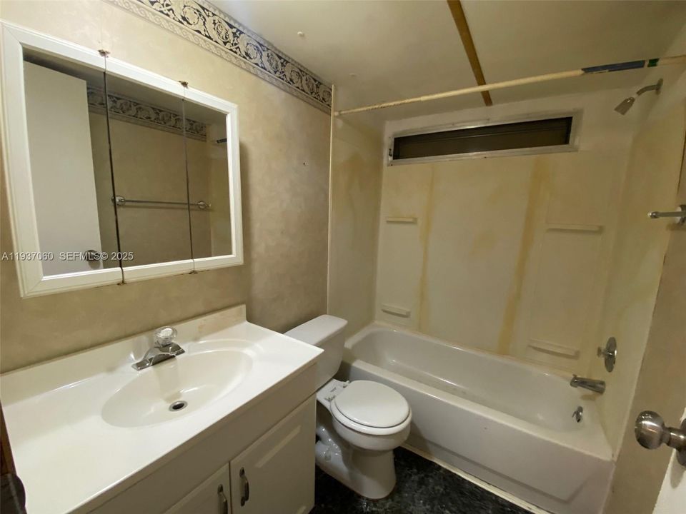 В аренду: $1,900 (2 спален, 2 ванн, 924 Квадратных фут)