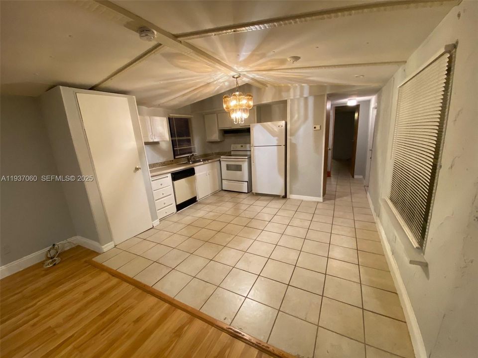 В аренду: $1,900 (2 спален, 2 ванн, 924 Квадратных фут)