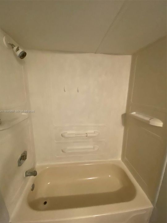 В аренду: $1,900 (2 спален, 2 ванн, 924 Квадратных фут)