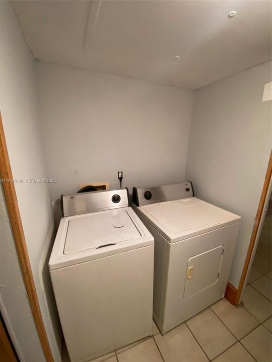 В аренду: $1,900 (2 спален, 2 ванн, 924 Квадратных фут)