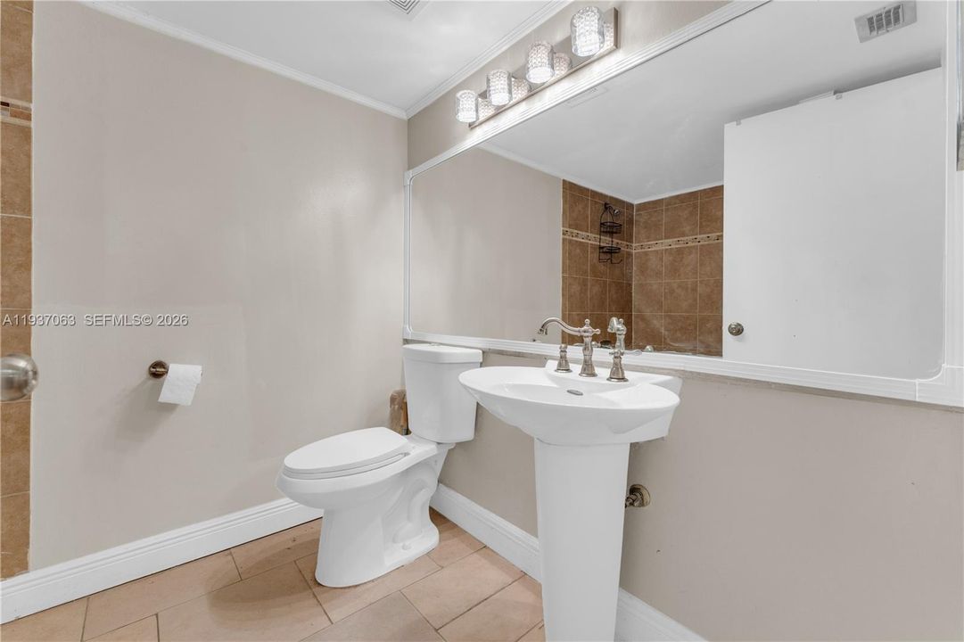 En Venta: $265,000 (2 camas, 2 baños, 1180 Pies cuadrados)