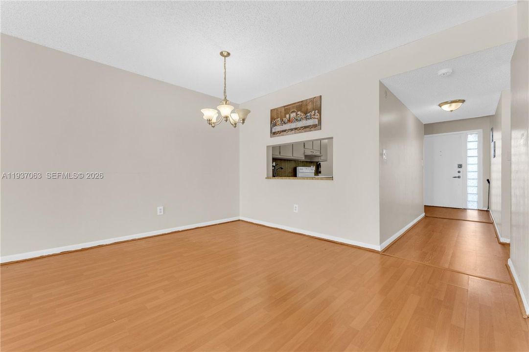 En Venta: $265,000 (2 camas, 2 baños, 1180 Pies cuadrados)