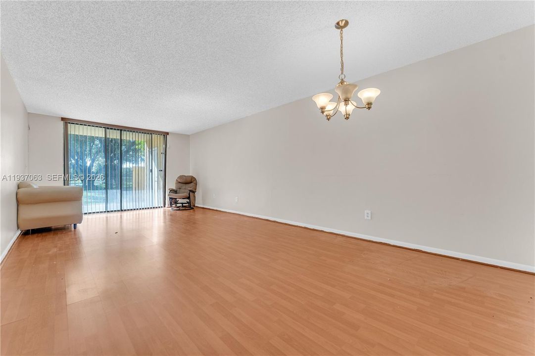 En Venta: $265,000 (2 camas, 2 baños, 1180 Pies cuadrados)