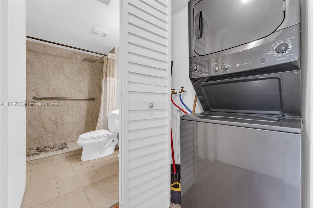 En Venta: $265,000 (2 camas, 2 baños, 1180 Pies cuadrados)