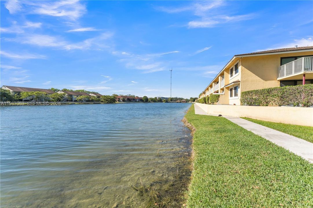 En Venta: $265,000 (2 camas, 2 baños, 1180 Pies cuadrados)