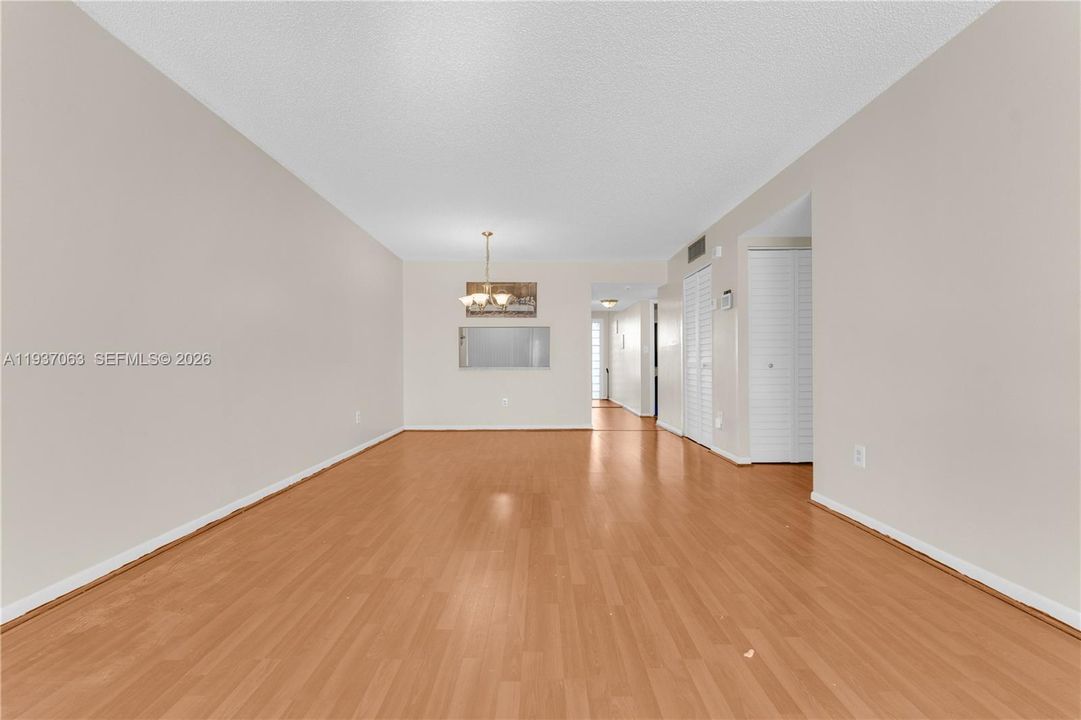 En Venta: $265,000 (2 camas, 2 baños, 1180 Pies cuadrados)