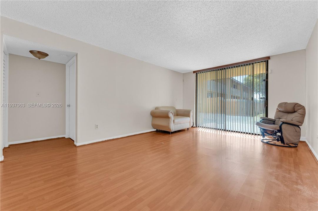 En Venta: $265,000 (2 camas, 2 baños, 1180 Pies cuadrados)