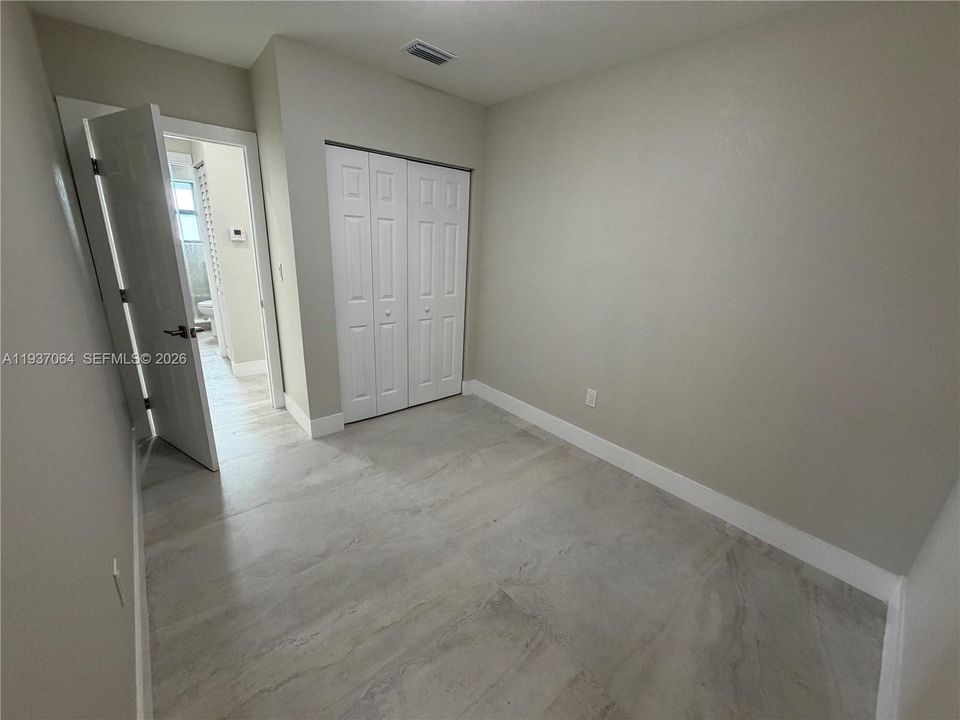 For Rent: $3,000 (3 beds, 1 baths, 1241 Square Feet)