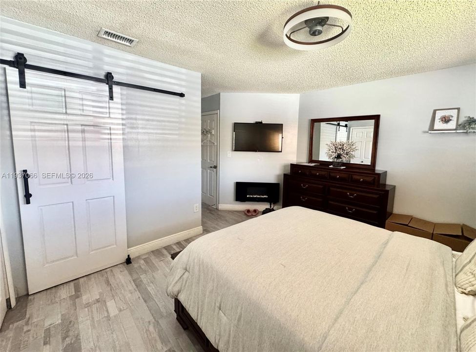 На продажу: $525,000 (3 спален, 2 ванн, 1090 Квадратных фут)