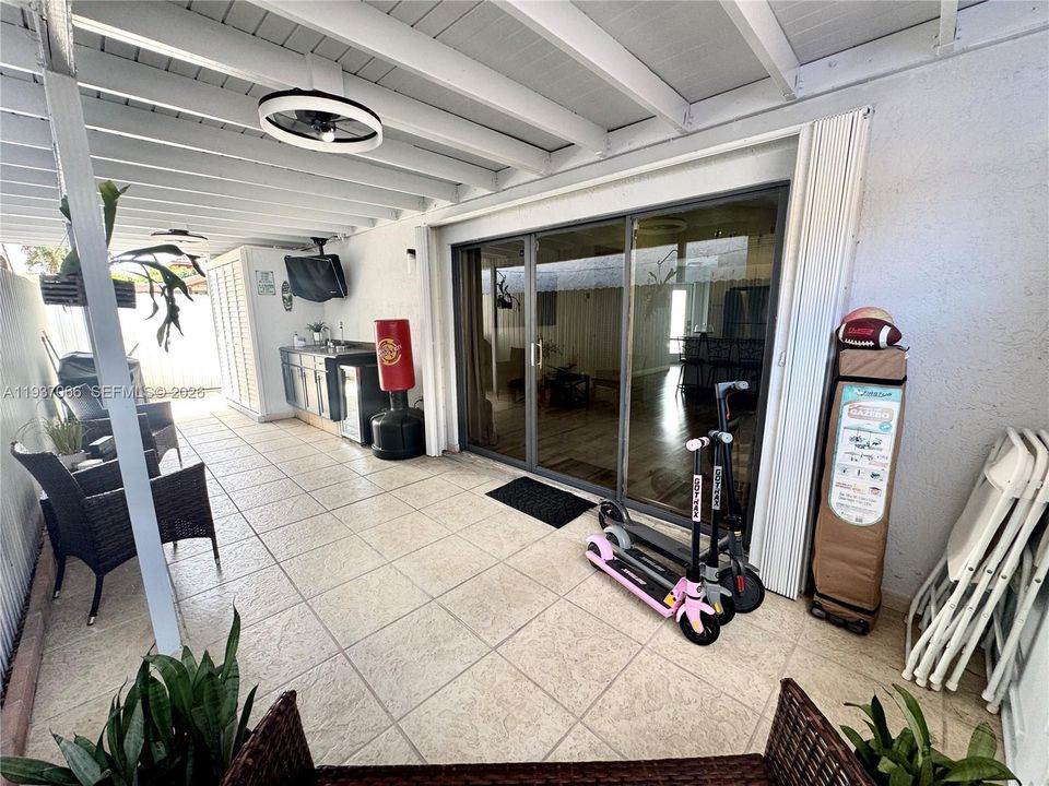 На продажу: $525,000 (3 спален, 2 ванн, 1090 Квадратных фут)