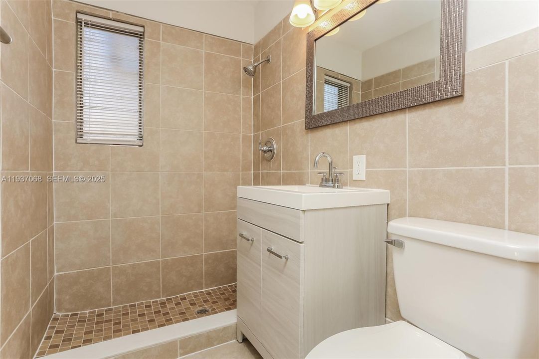 В аренду: $2,645 (3 спален, 2 ванн, 1324 Квадратных фут)