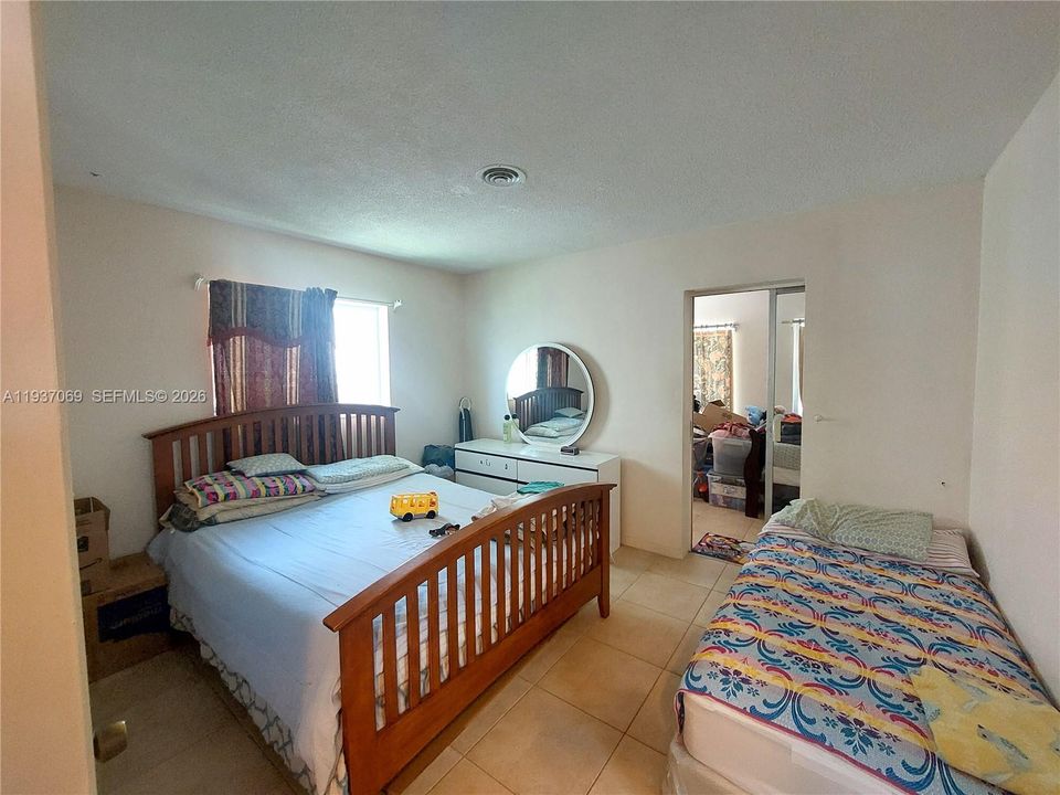 待售: $360,000 (2 贝兹, 2 浴室, 1037 平方英尺)