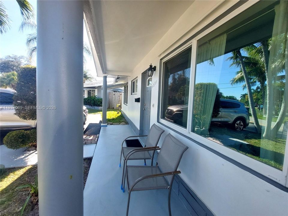 待售: $360,000 (2 贝兹, 2 浴室, 1037 平方英尺)