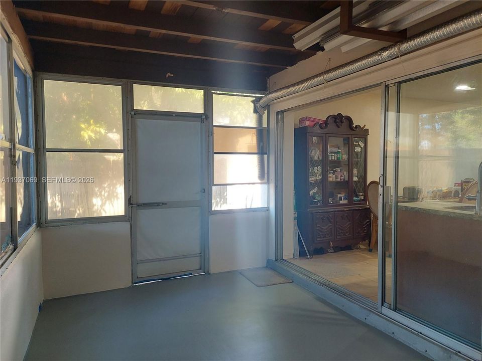 待售: $360,000 (2 贝兹, 2 浴室, 1037 平方英尺)