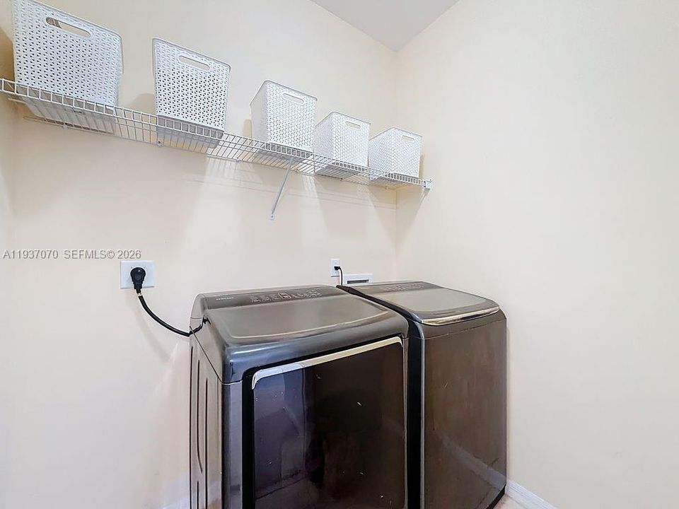 出租: $3,500 (3 贝兹, 2 浴室, 1840 平方英尺)