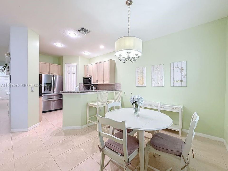 出租: $3,500 (3 贝兹, 2 浴室, 1840 平方英尺)