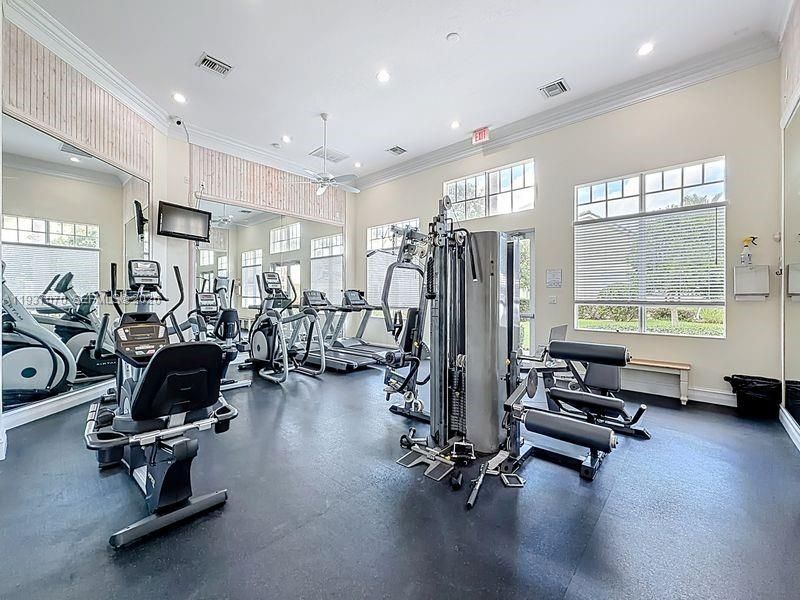 出租: $3,500 (3 贝兹, 2 浴室, 1840 平方英尺)