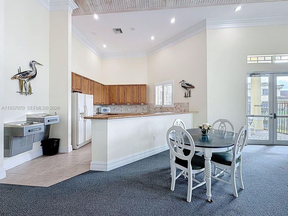 出租: $3,500 (3 贝兹, 2 浴室, 1840 平方英尺)