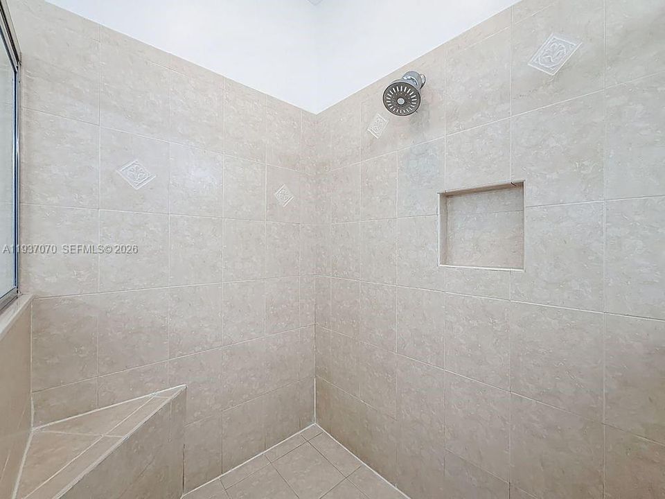 出租: $3,500 (3 贝兹, 2 浴室, 1840 平方英尺)