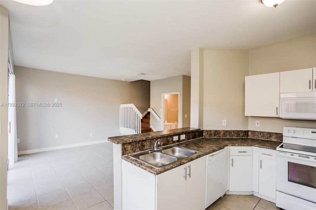 В аренду: $2,110 (3 спален, 2 ванн, 1459 Квадратных фут)