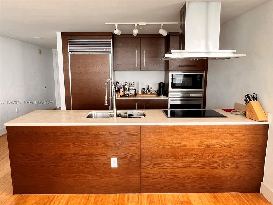 На продажу: $1,699,000 (3 спален, 2 ванн, 1870 Квадратных фут)