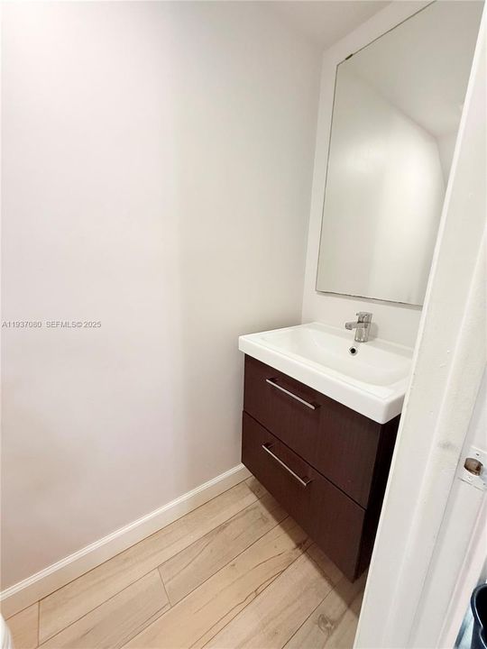 В аренду: $2,850 (3 спален, 2 ванн, 1261 Квадратных фут)