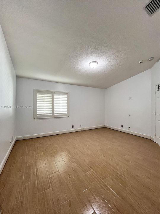 For Rent: $2,800 (2 beds, 2 baths, 1030 Square Feet)
