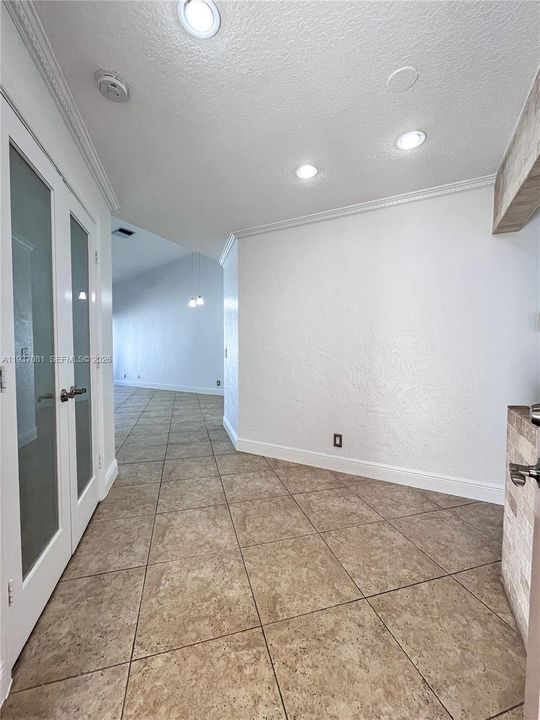 For Rent: $2,800 (2 beds, 2 baths, 1030 Square Feet)