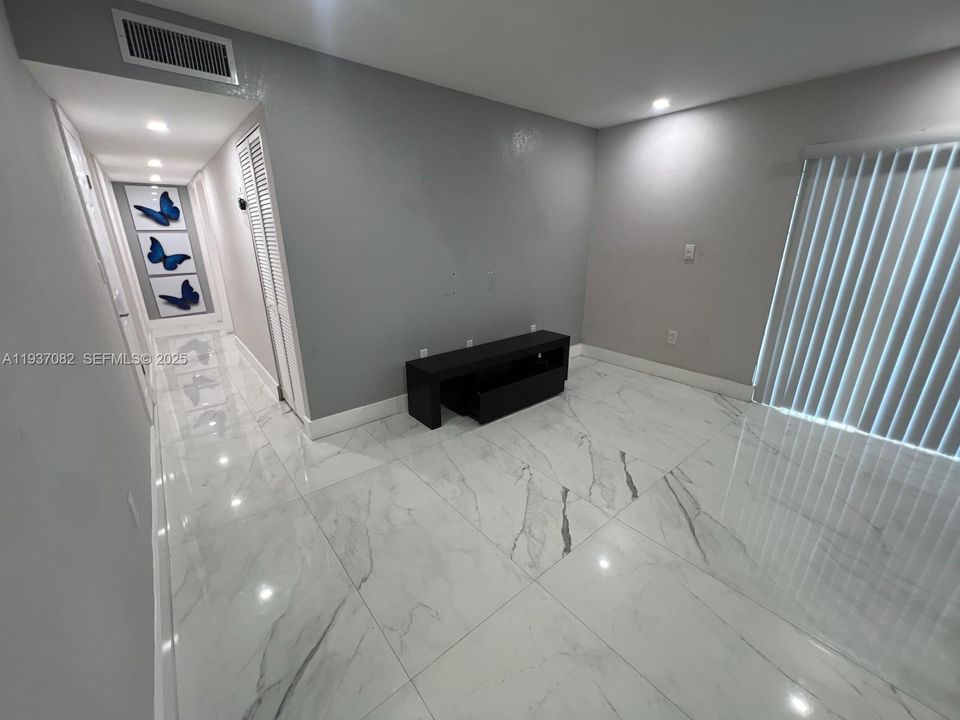 На продажу: $299,900 (3 спален, 2 ванн, 1288 Квадратных фут)