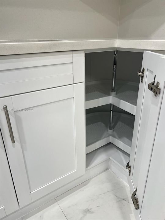 На продажу: $299,900 (3 спален, 2 ванн, 1288 Квадратных фут)