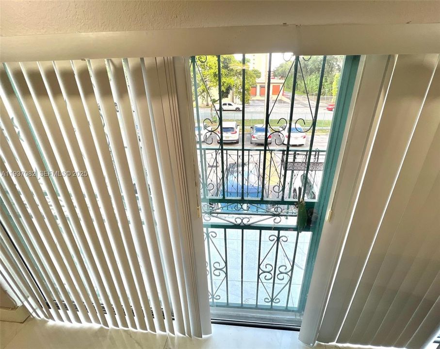 На продажу: $299,900 (3 спален, 2 ванн, 1288 Квадратных фут)