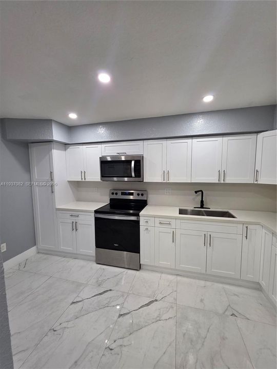 最近售出: $285,000 (3 贝兹, 2 浴室, 1288 平方英尺)