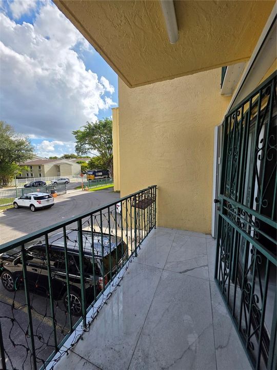 最近售出: $285,000 (3 贝兹, 2 浴室, 1288 平方英尺)