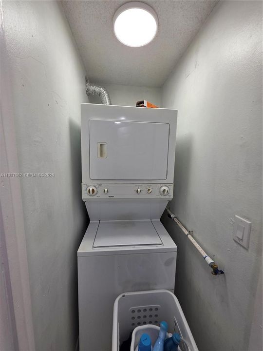 最近售出: $285,000 (3 贝兹, 2 浴室, 1288 平方英尺)