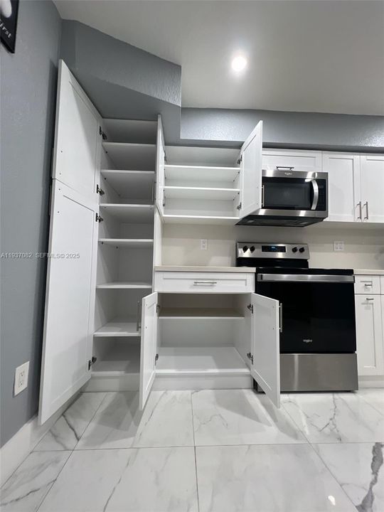 На продажу: $299,900 (3 спален, 2 ванн, 1288 Квадратных фут)