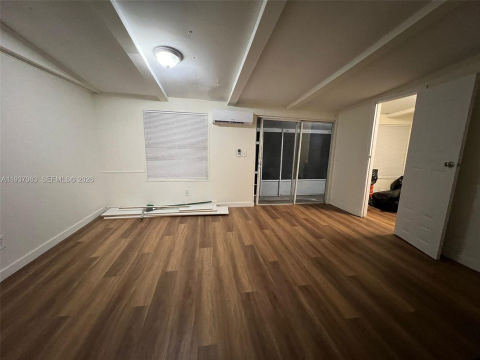 В аренду: $2,295 (4 спален, 2 ванн, 1352 Квадратных фут)