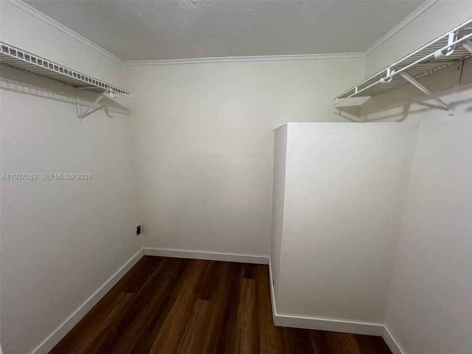 В аренду: $2,295 (4 спален, 2 ванн, 1352 Квадратных фут)