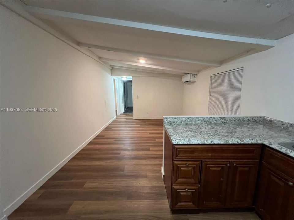 В аренду: $2,295 (4 спален, 2 ванн, 1352 Квадратных фут)